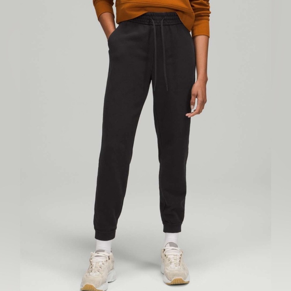 Lululemon Loungeful High Rise Joggers
